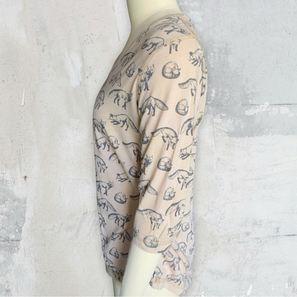 Fox Midi Sleeve Tee in Beige & Gray - Picture 2 of 7